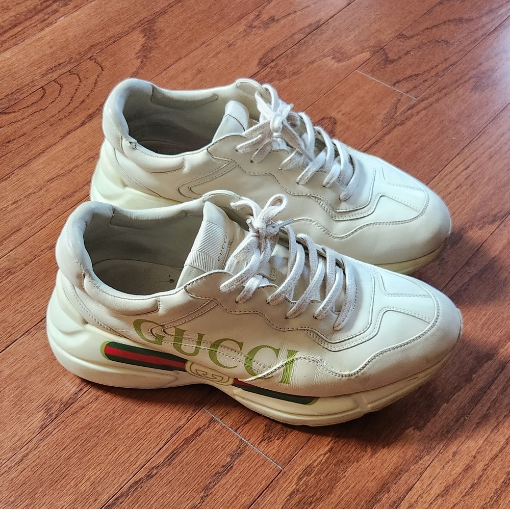 Gucci Cream Sneakers with Green and Red Accents
